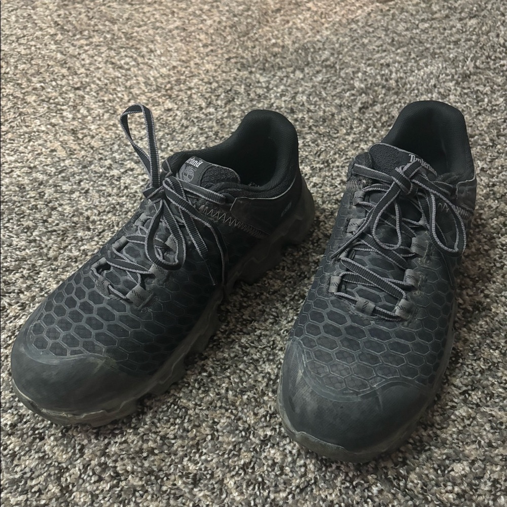 Steel-toe women’s tennis shoes work shoes size 8